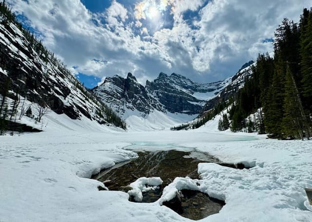 picture of lake agnes on a snowy day